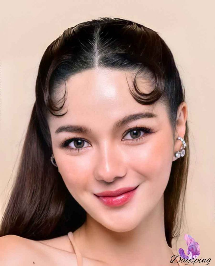 Kwang Instagram 1.90 万的追随者数量保证了这位 30 岁模特的所有火辣、成熟、受欢迎和华丽。Kwang 以出众的智慧、机智和美貌而闻名于 The Face Thailand ss2。独特的甜美和性感那一次，她获得了The Face Thailand的亚军